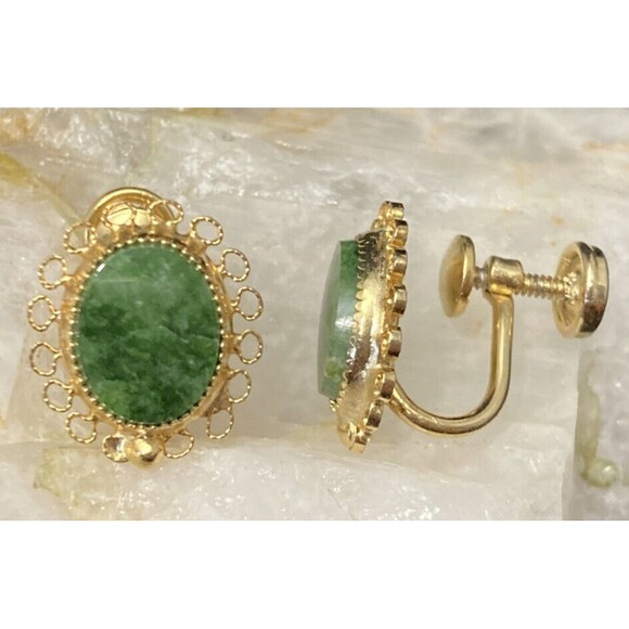 Vintage 1/20 12K GF Gold Filled Green Nephrite Ornate Screw Back Earrings Dainty - Picture 1 of 11